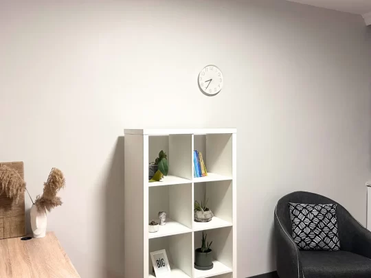 https://www.biseyseans.com/wp-content/uploads/2023/10/paylasimli-ofis-nisantasi-psikolog-540x405.webp